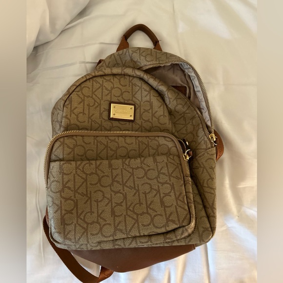 Calvin Klein mini backpack - Picture 1 of 3